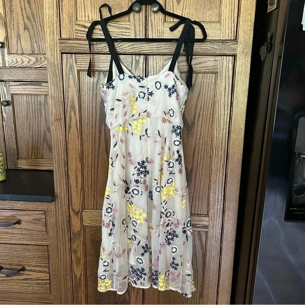Donna Morgan | Blouson Yellow Floral Embroidered Midi Dress Shoulder Tie | sz 0 - Picture 12 of 13